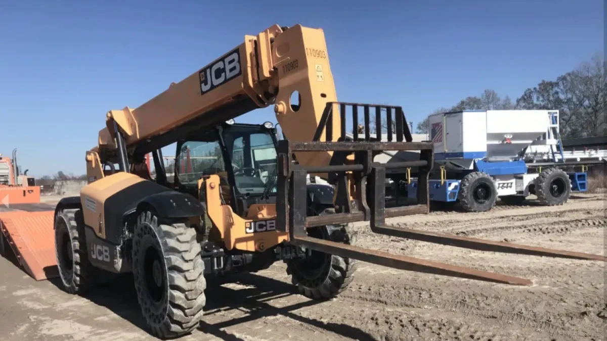 Telehandler used for lifting, reaching, and placing jobsite materials near Vancouver, WA